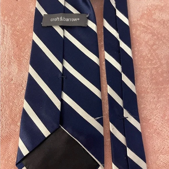 Croft & Barrow Navy and White Striped Tie - Picture 4 of 6